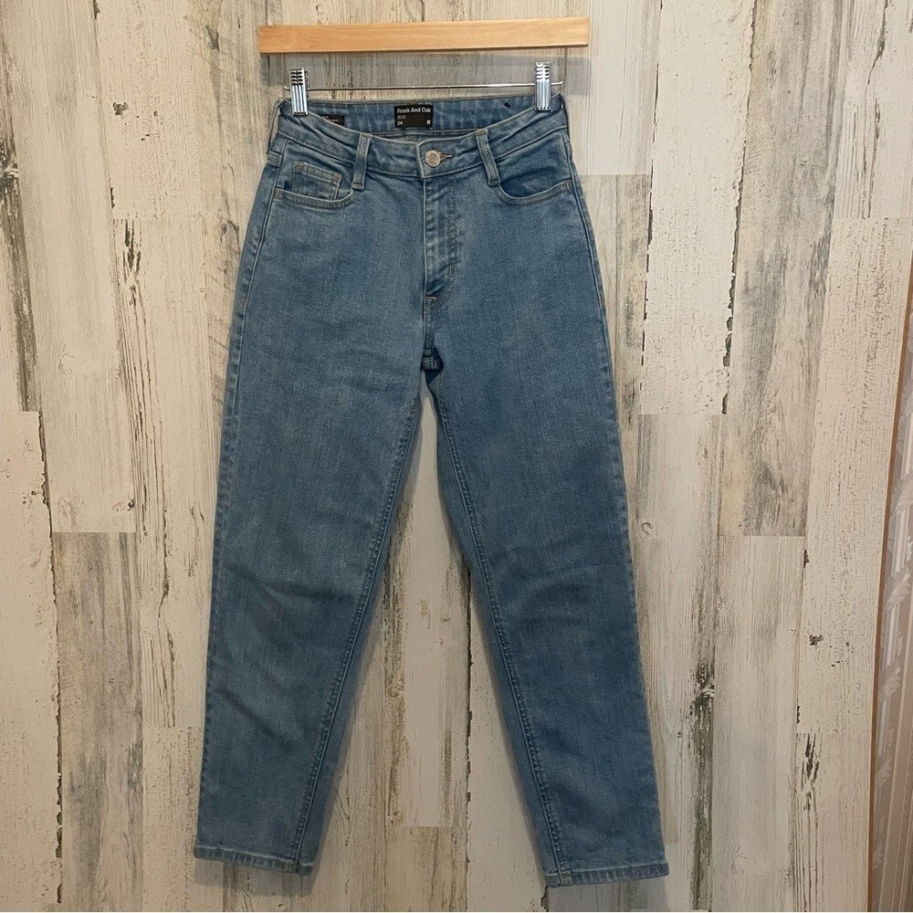 Frank & Oak Cyndi Straight Leg Jeans-‎ Medium Wash size 24